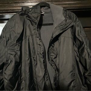 Columbia Black Windbreaker Jacket Lightweight and Stylish